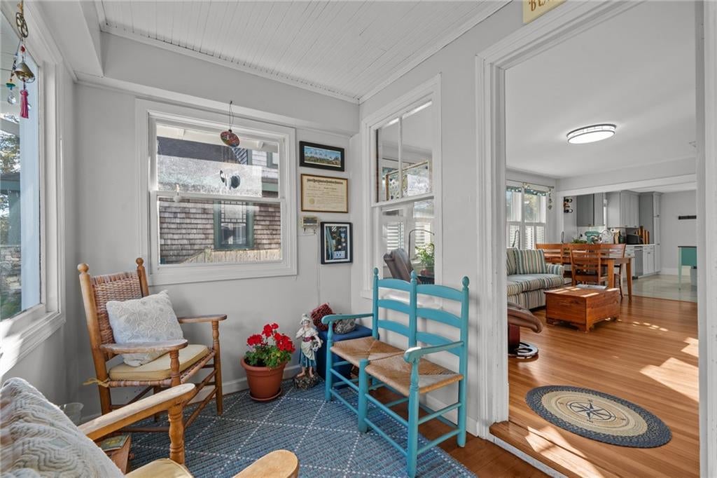 Jamestown, Rhode Island, 02835, United States, 6 Bedrooms Bedrooms, ,4 BathroomsBathrooms,Residential,Active,1987266