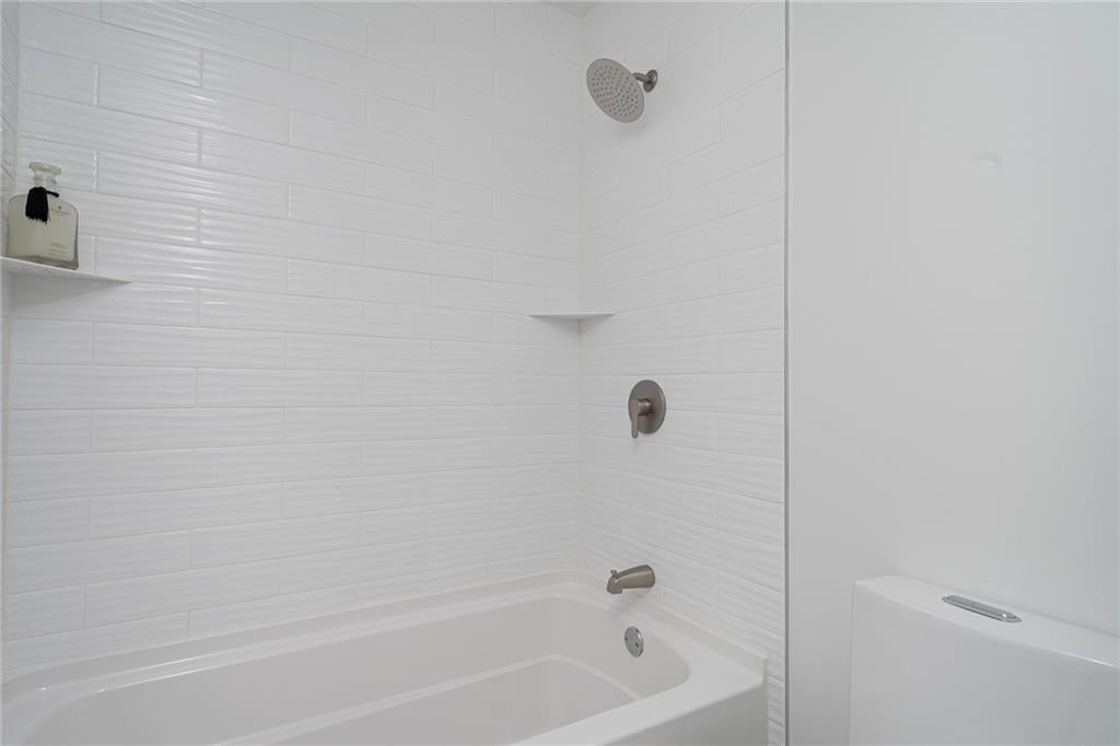 Cranston, Rhode Island, 02921, United States, 4 Bedrooms Bedrooms, ,5 BathroomsBathrooms,Residential,Active,1936118