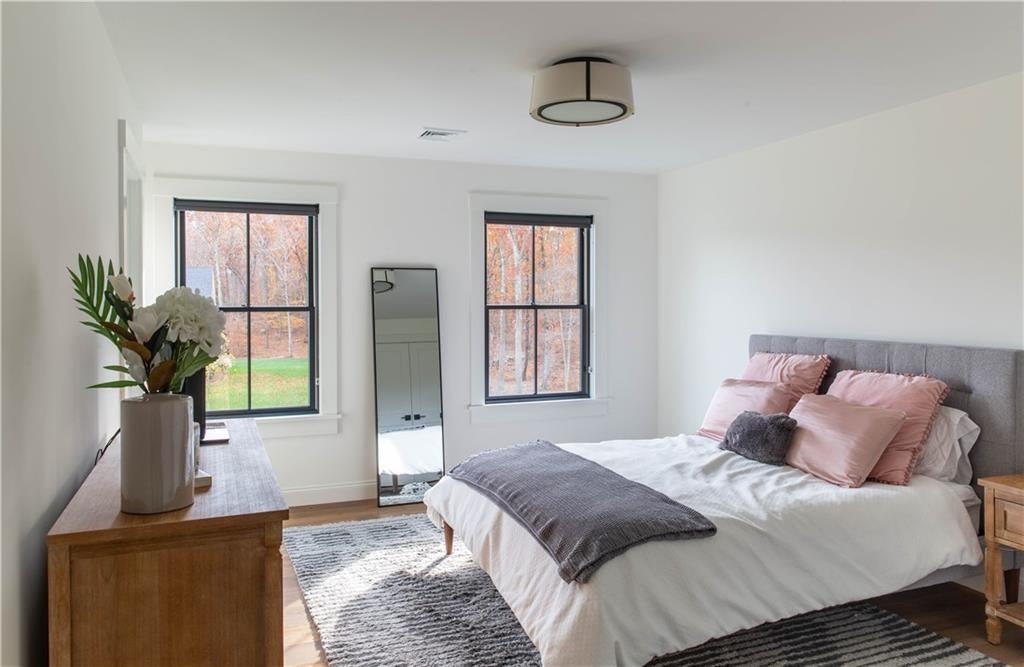 East Greenwich, Rhode Island, 02818, United States, ,3 BathroomsBathrooms,Residential,Active,1718901