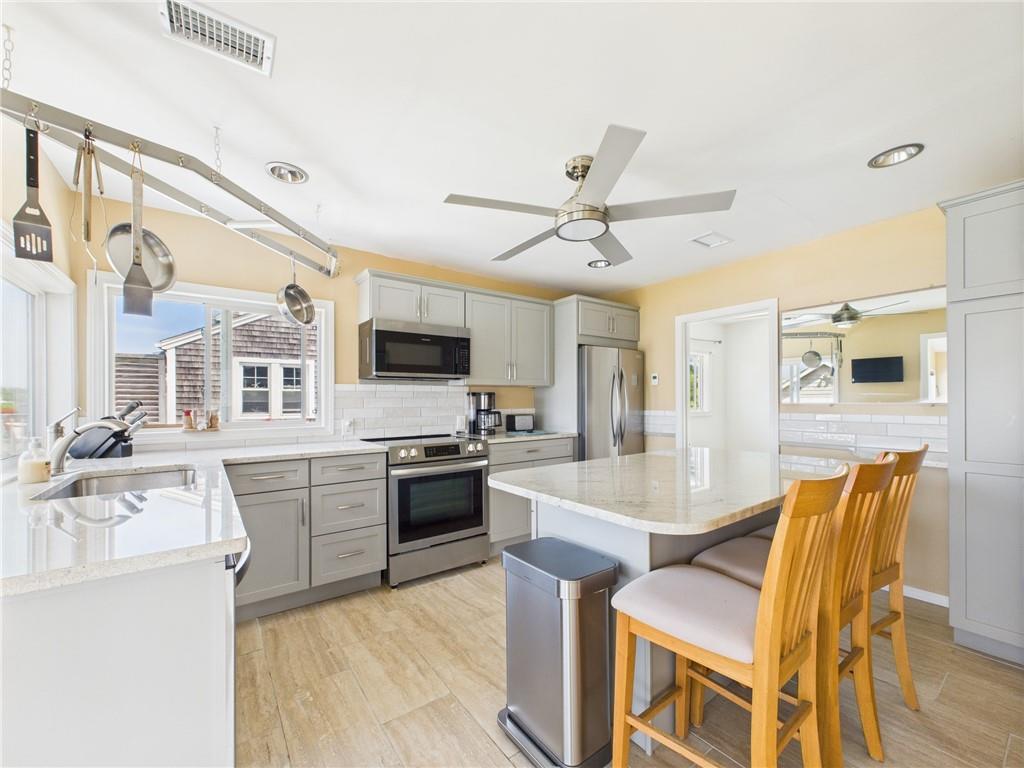 South Kingstown, Rhode Island, 02879, United States, 3 Bedrooms Bedrooms, ,1 BathroomBathrooms,Residential,Active,1905125