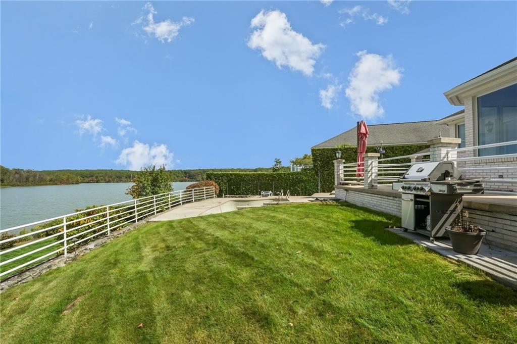 North Providence, Rhode Island, 02904, United States, 3 Bedrooms Bedrooms, ,4 BathroomsBathrooms,Residential,Active,1945229