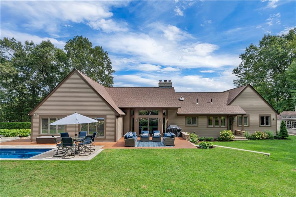 Lincoln, Rhode Island, 02865, United States, 4 Bedrooms Bedrooms, ,3 BathroomsBathrooms,Residential,Active,1964506