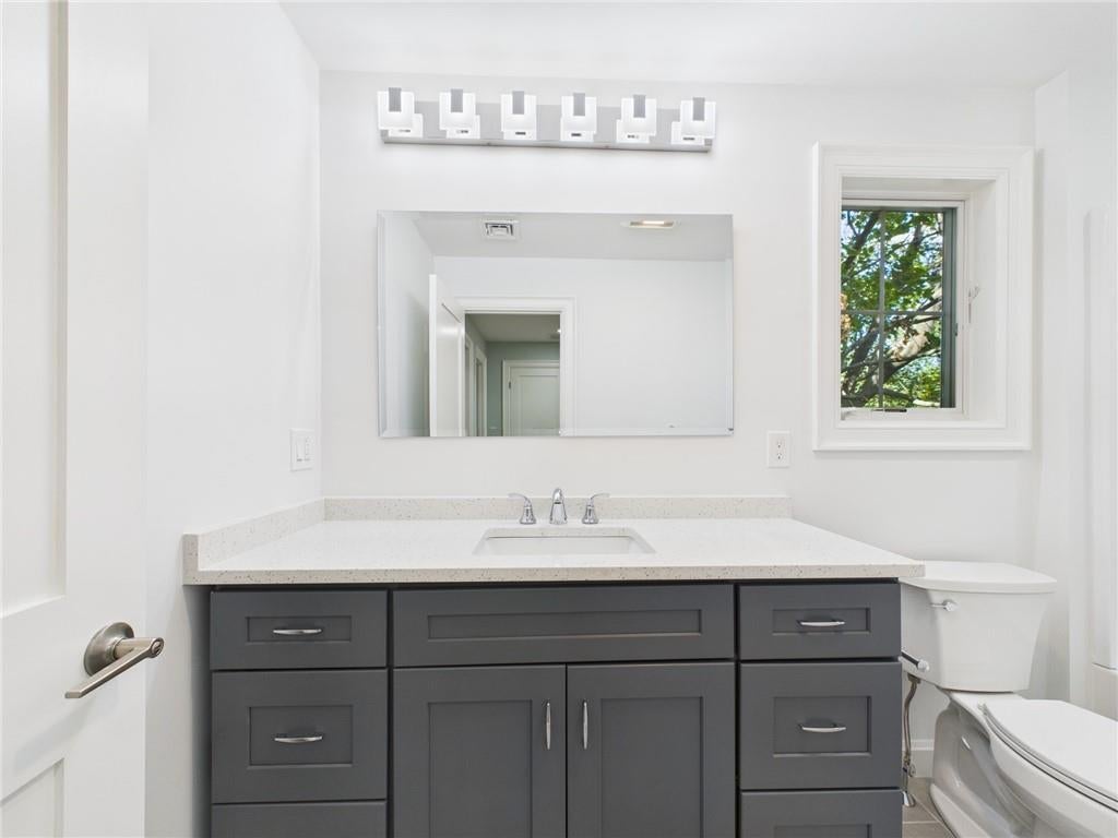 North Kingstown, Rhode Island, 02852, United States, 3 Bedrooms Bedrooms, ,3 BathroomsBathrooms,Residential,Active,1929459