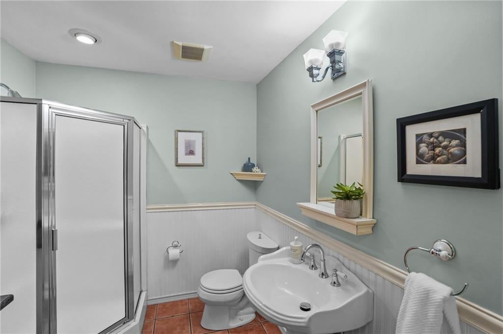 Portsmouth, Rhode Island, 02871, United States, 5 Bedrooms Bedrooms, ,3 BathroomsBathrooms,Residential,Active,1927643
