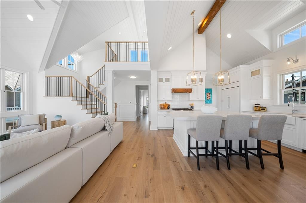 Narragansett, Rhode Island, 02882, United States, 4 Bedrooms Bedrooms, ,5 BathroomsBathrooms,Residential,Active,2006796