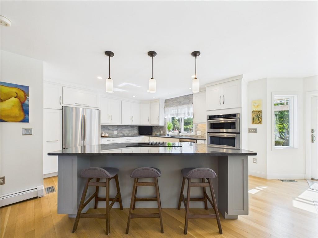 South Kingstown, Rhode Island, 02879, United States, 3 Bedrooms Bedrooms, ,3 BathroomsBathrooms,Residential,Pending,1920270
