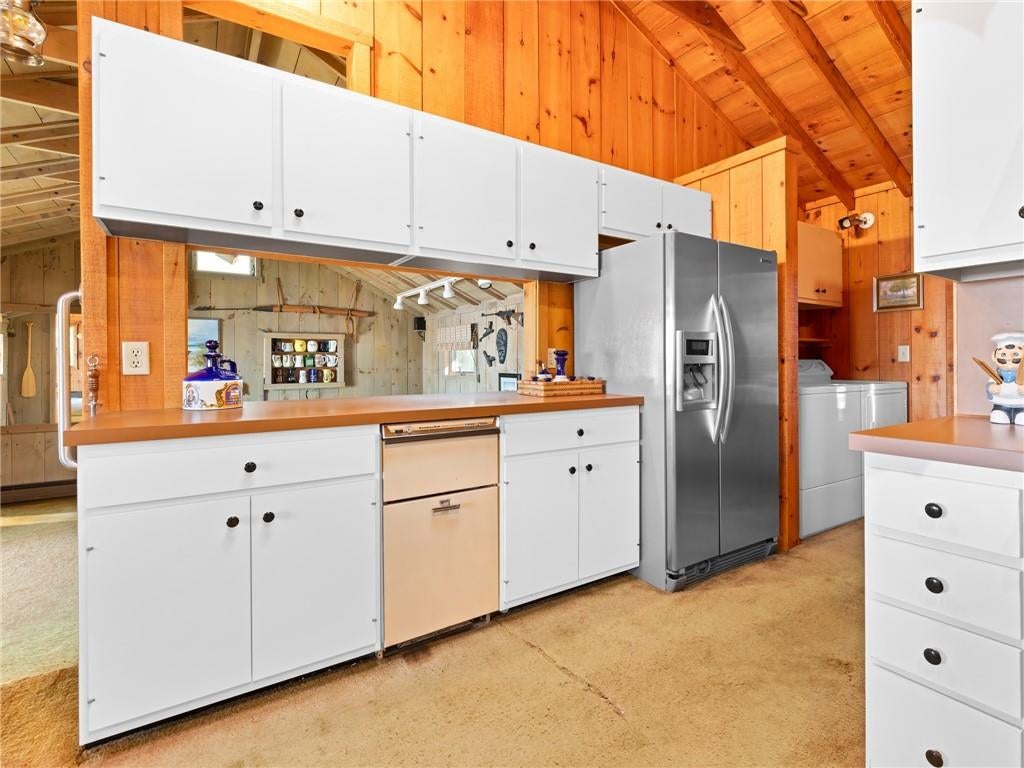 Barrington, Rhode Island, 02806, United States, 1 Bedroom Bedrooms, ,2 BathroomsBathrooms,Residential,Active,2010902