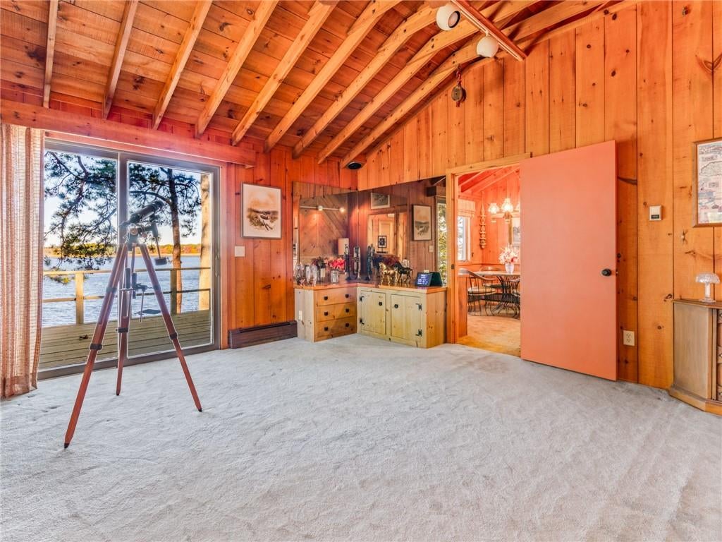 Barrington, Rhode Island, 02806, United States, 1 Bedroom Bedrooms, ,2 BathroomsBathrooms,Residential,Active,1990645