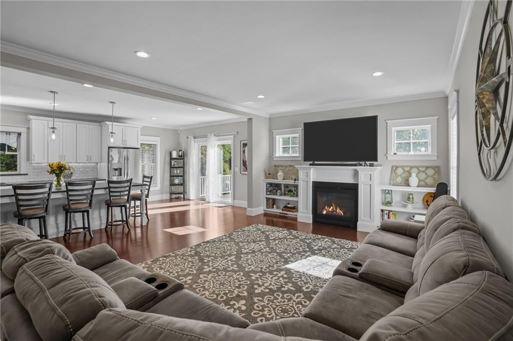 Portsmouth, Rhode Island, 02871, United States, 4 Bedrooms Bedrooms, ,4 BathroomsBathrooms,Residential,Active,1970995