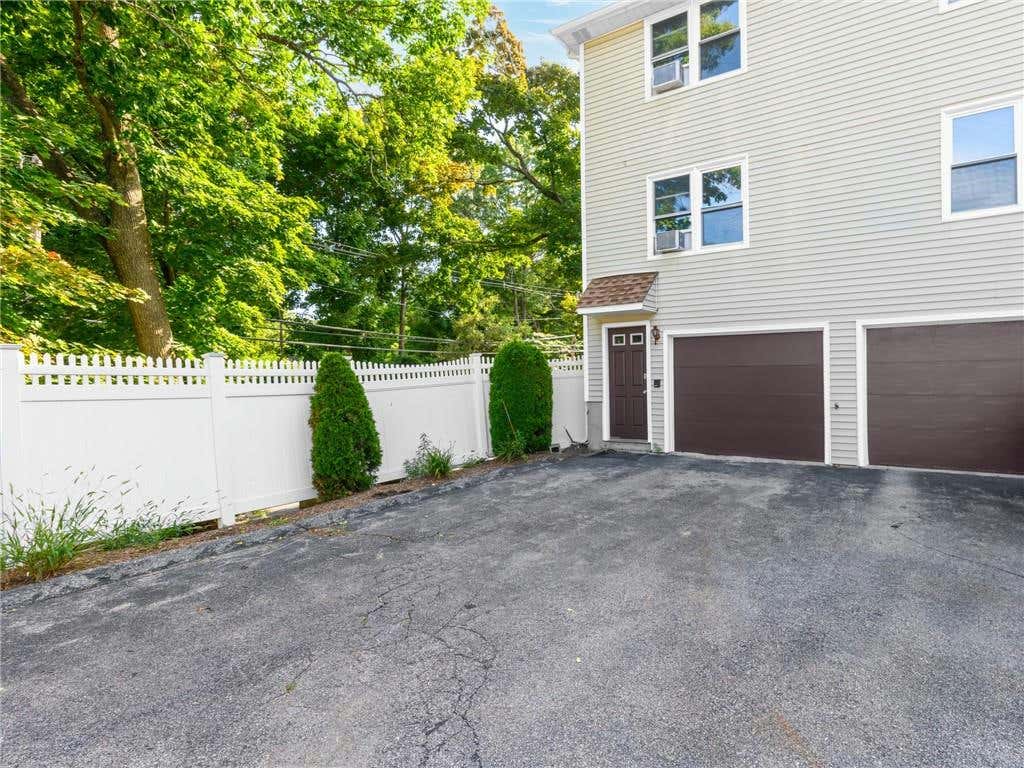 10 BURLEIGH ST APT 1, PROVIDENCE, RI 02904, photo 1 of 19