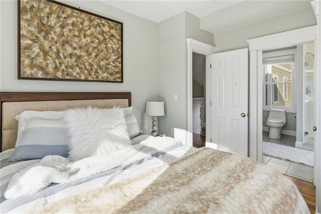 Newport, Rhode Island, 02840, United States, 4 Bedrooms Bedrooms, ,4 BathroomsBathrooms,Residential,Active,2007171