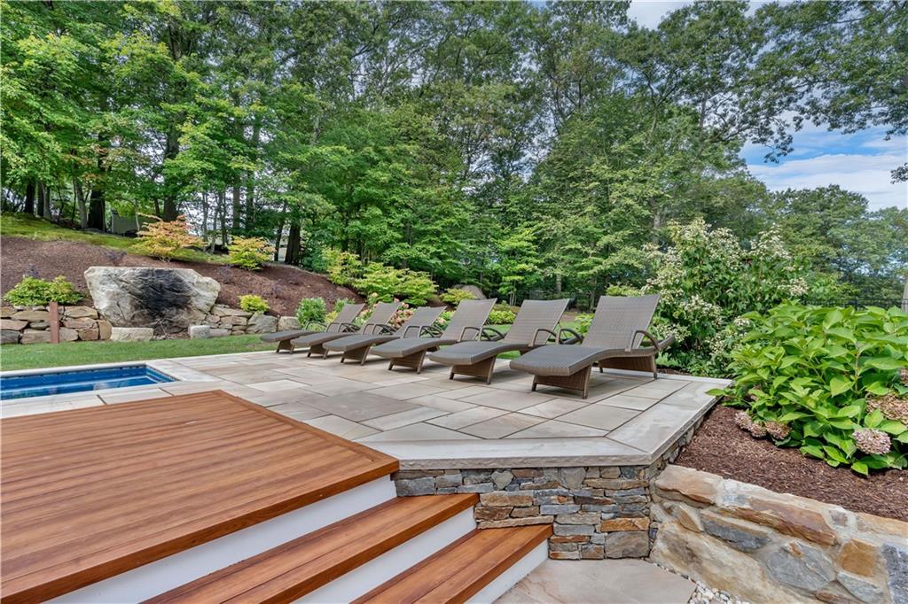 Lincoln, Rhode Island, 02865, United States, 4 Bedrooms Bedrooms, ,3 BathroomsBathrooms,Residential,Active,1964506