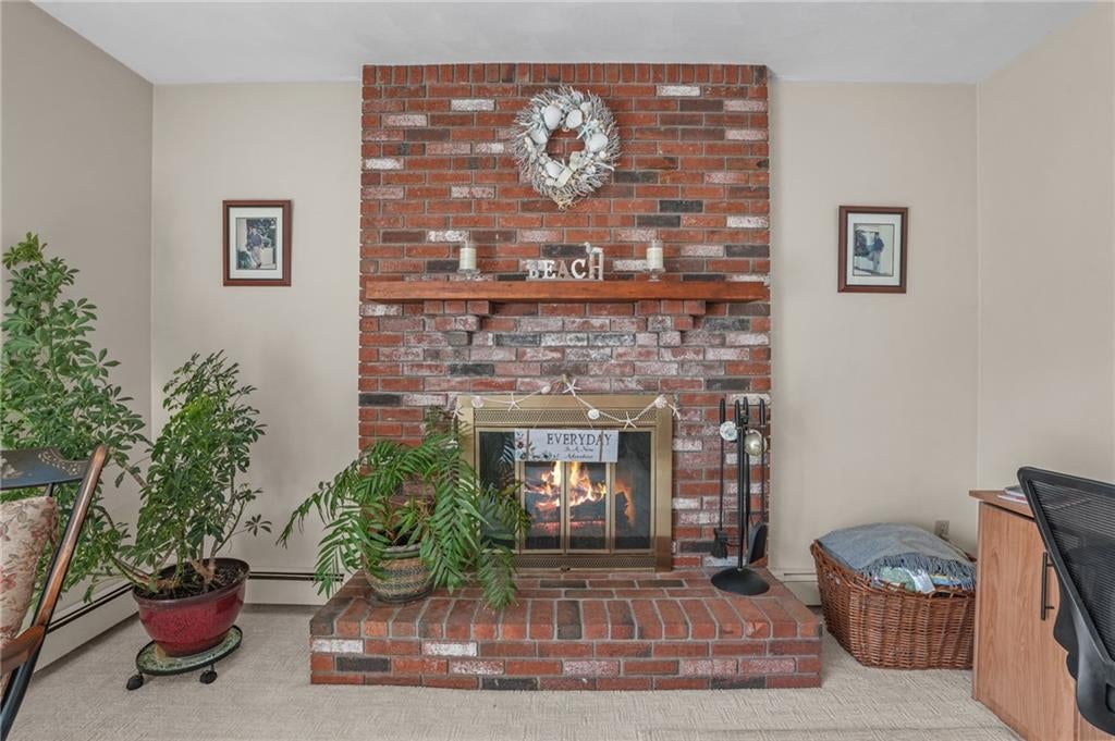Portsmouth, Rhode Island, 02871, United States, 4 Bedrooms Bedrooms, ,3 BathroomsBathrooms,Residential,Active,1904703