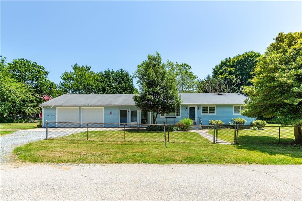 Jamestown, Rhode Island, 02835, United States, 3 Bedrooms Bedrooms, ,1 BathroomBathrooms,Residential,Pending,1834481