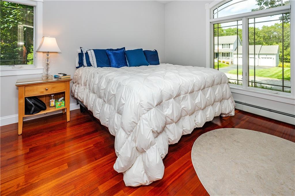 Smithfield, Rhode Island, 02917, United States, 4 Bedrooms Bedrooms, ,3 BathroomsBathrooms,Residential,Active,1929673