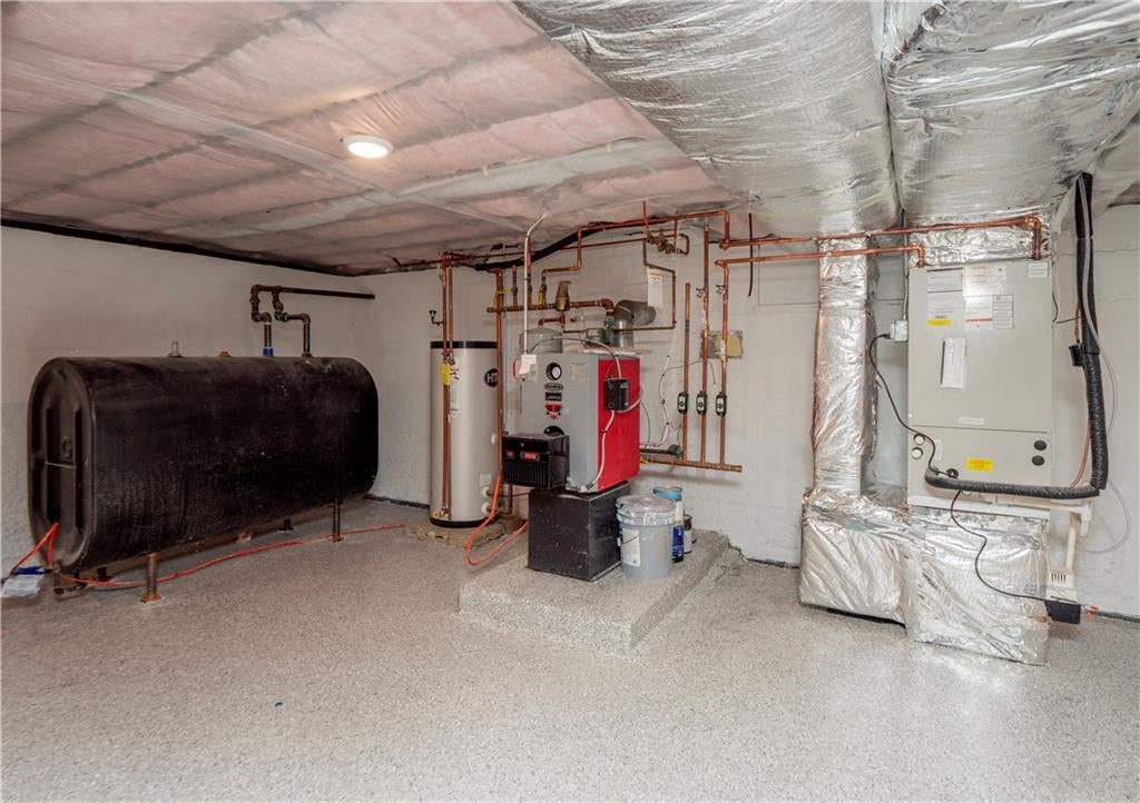 Newport, Rhode Island, 02840, United States, 4 Bedrooms Bedrooms, ,4 BathroomsBathrooms,Residential,Active,1973265