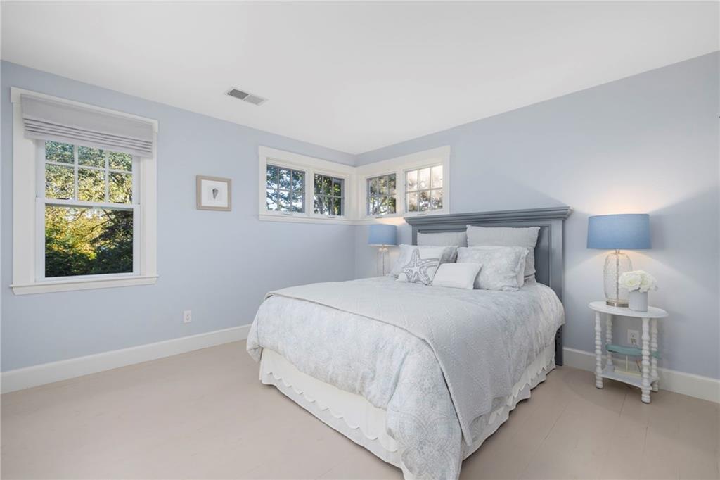 Newport, Rhode Island, 02840, United States, 4 Bedrooms Bedrooms, ,3 BathroomsBathrooms,Residential,Active,1959529