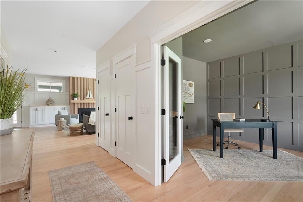 Cranston, Rhode Island, 02921, United States, 4 Bedrooms Bedrooms, ,5 BathroomsBathrooms,Residential,Active,1936118