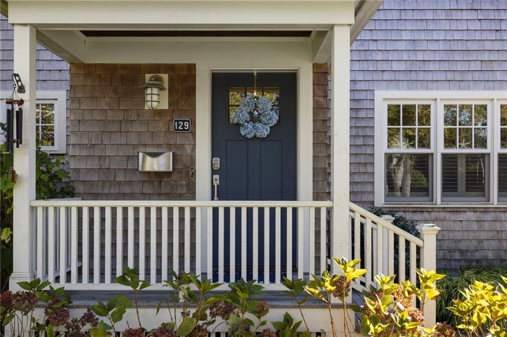 Newport, Rhode Island, 02840, United States, 4 Bedrooms Bedrooms, ,3 BathroomsBathrooms,Residential,Active,1959529