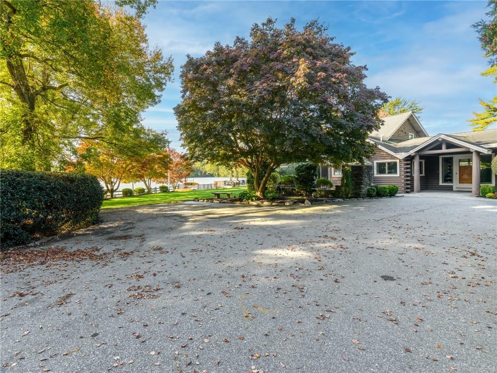 Smithfield, Rhode Island, 02917, United States, 3 Bedrooms Bedrooms, ,3 BathroomsBathrooms,Residential,Active,1953020