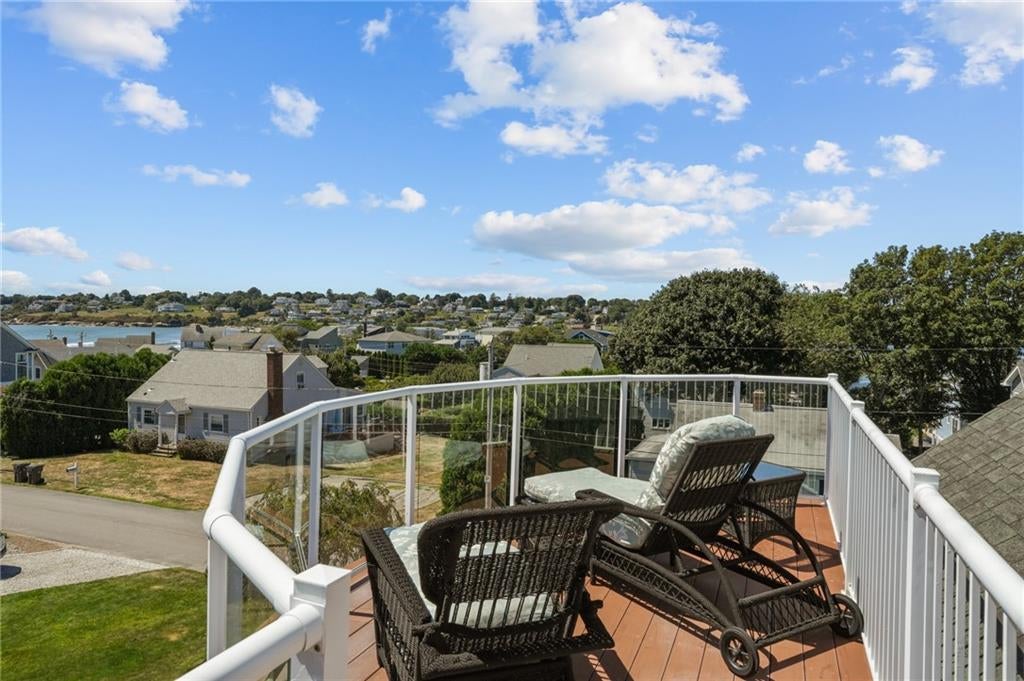 Narragansett, Rhode Island, 02882, United States, 4 Bedrooms Bedrooms, ,4 BathroomsBathrooms,Residential,Active,1929419