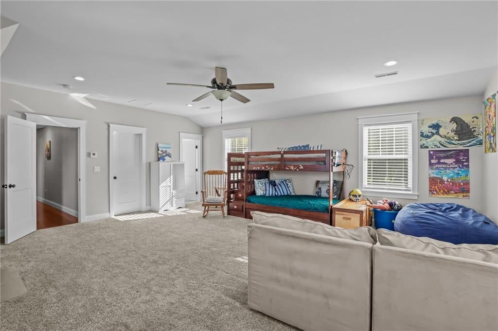 Portsmouth, Rhode Island, 02871, United States, 4 Bedrooms Bedrooms, ,4 BathroomsBathrooms,Residential,Active,1970995