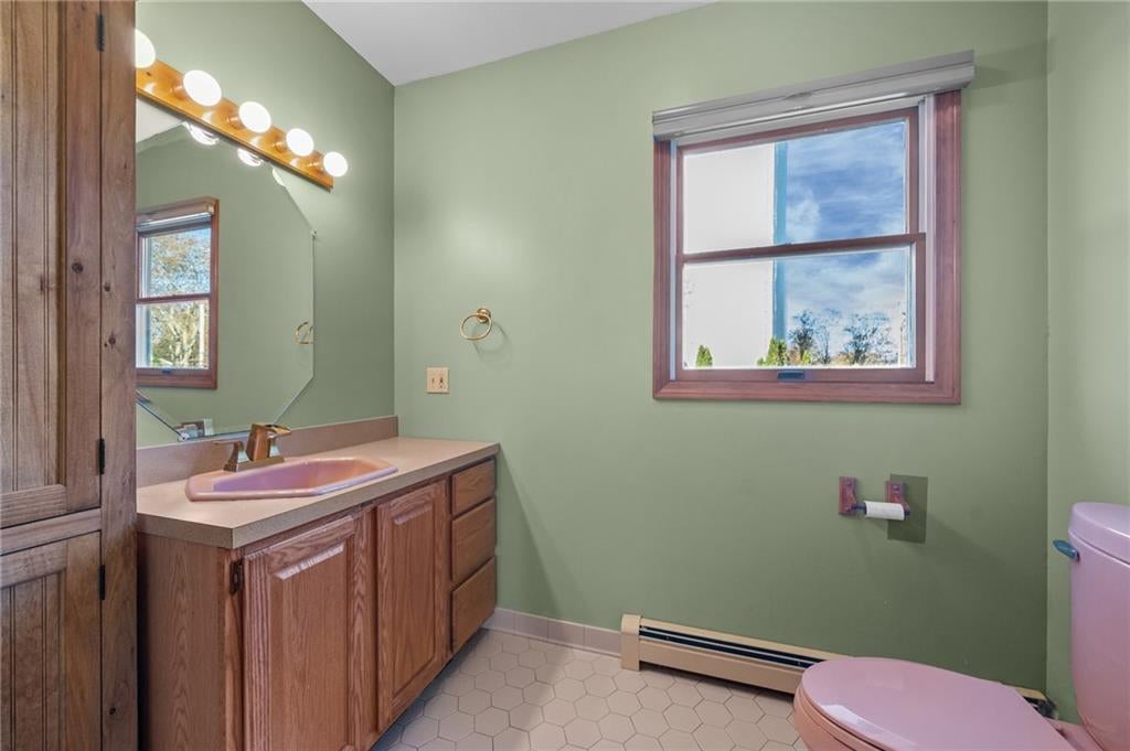 Jamestown, Rhode Island, 02835, United States, 6 Bedrooms Bedrooms, ,4 BathroomsBathrooms,Residential,Active,1987266