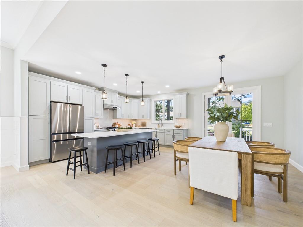 North Kingstown, Rhode Island, 02852, United States, 3 Bedrooms Bedrooms, ,3 BathroomsBathrooms,Residential,Active,1929459