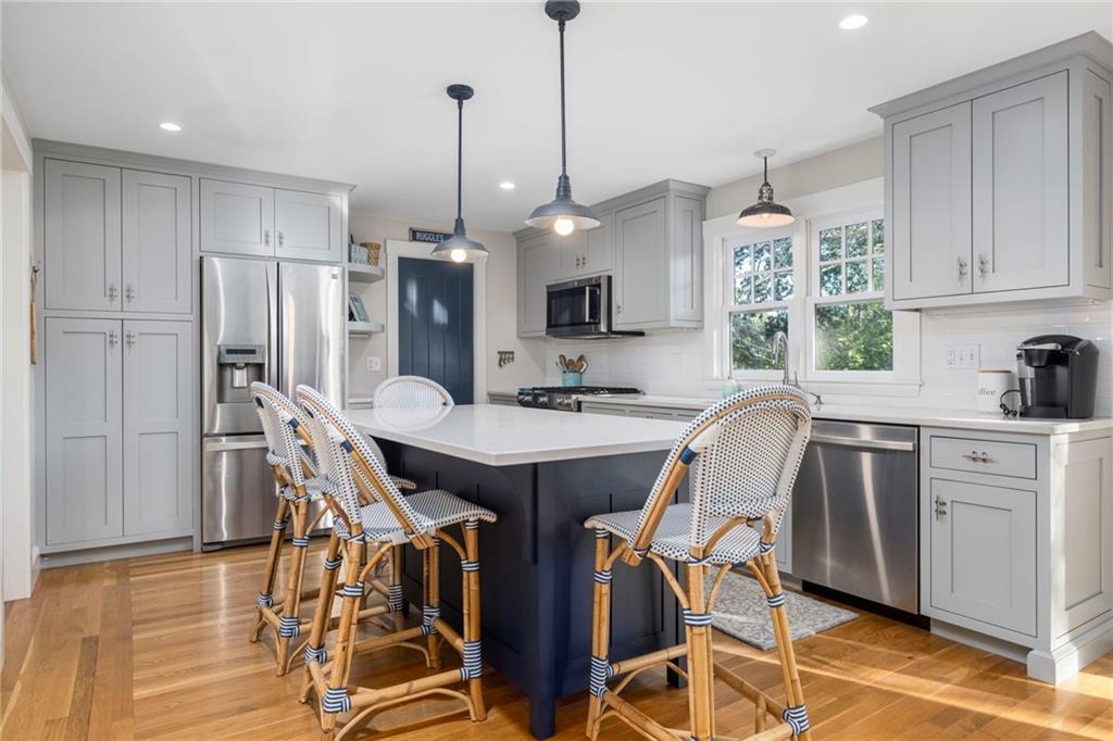 Newport, Rhode Island, 02840, United States, 4 Bedrooms Bedrooms, ,3 BathroomsBathrooms,Residential,Active,1959529