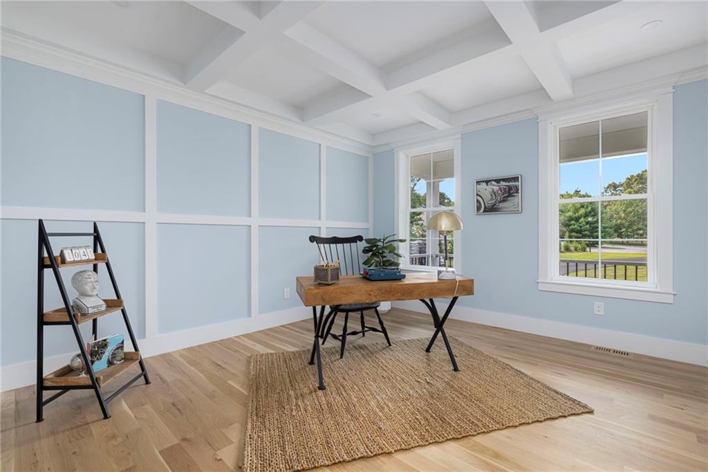 East Greenwich, Rhode Island, 02818, United States, 5 Bedrooms Bedrooms, ,4 BathroomsBathrooms,Residential,Active,1993976