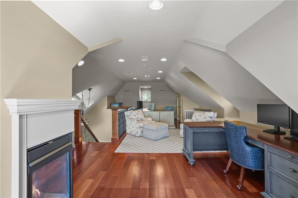 Narragansett, Rhode Island, 02882, United States, 4 Bedrooms Bedrooms, ,4 BathroomsBathrooms,Residential,Active,1929419