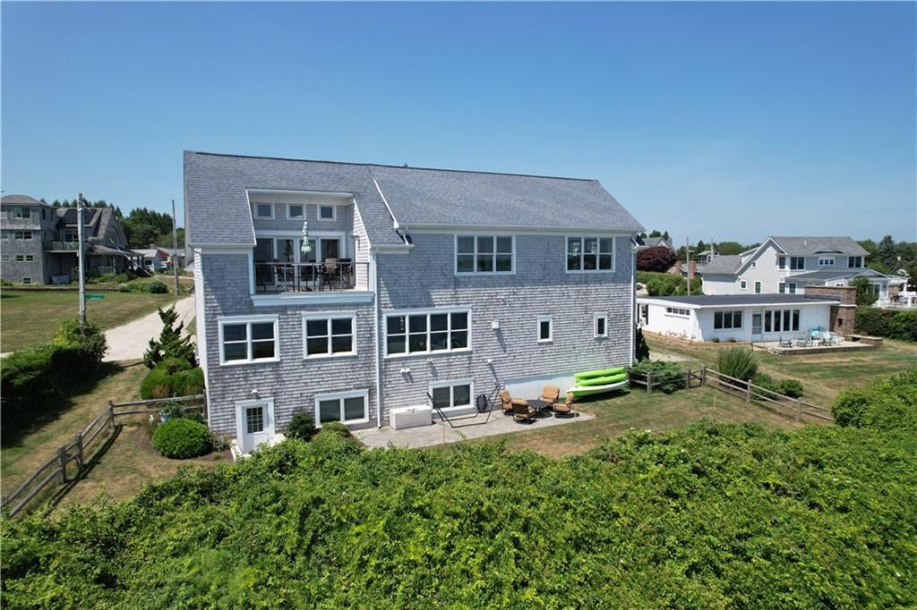 Jamestown, Rhode Island, 02835, United States, 3 Bedrooms Bedrooms, ,3 BathroomsBathrooms,Residential,Active,1904752