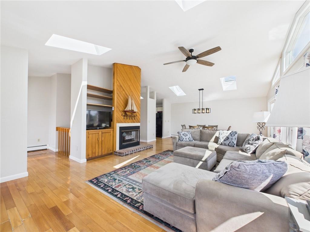 Narragansett, Rhode Island, 02882, United States, 4 Bedrooms Bedrooms, ,2 BathroomsBathrooms,Residential,Active,1934779