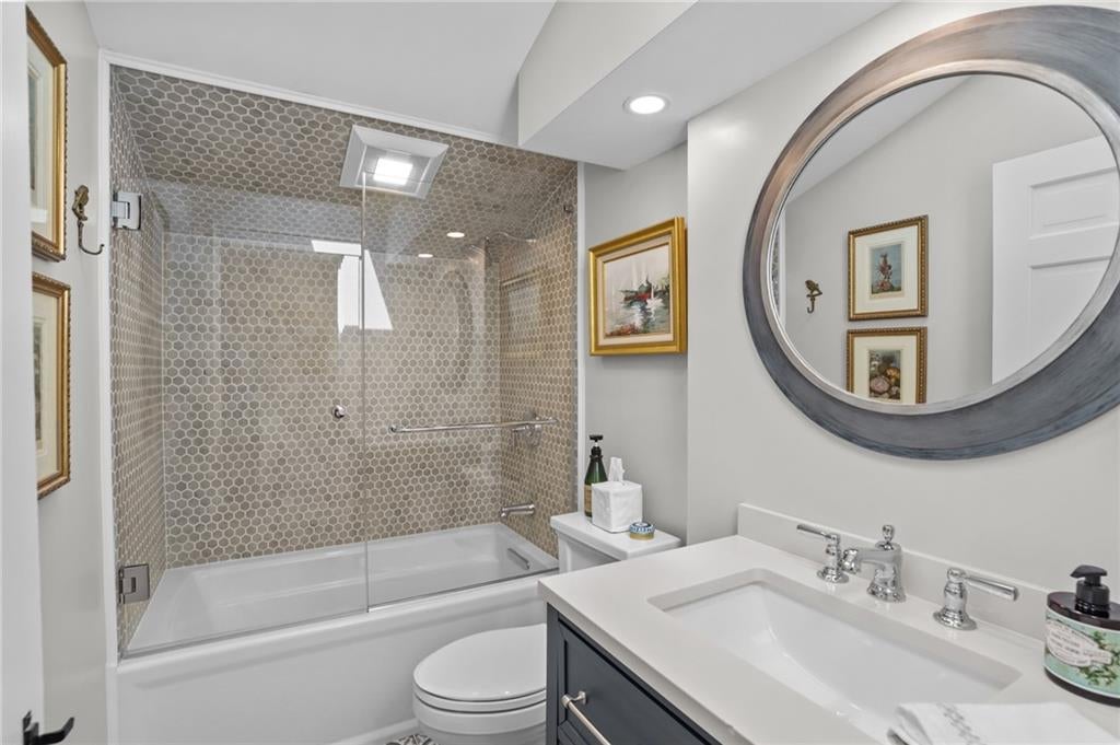East Greenwich, Rhode Island, 02818, United States, 3 Bedrooms Bedrooms, ,3 BathroomsBathrooms,Residential,Active,1900189