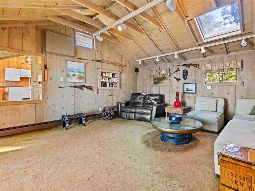 Barrington, Rhode Island, 02806, United States, 1 Bedroom Bedrooms, ,2 BathroomsBathrooms,Residential,Active,2010902