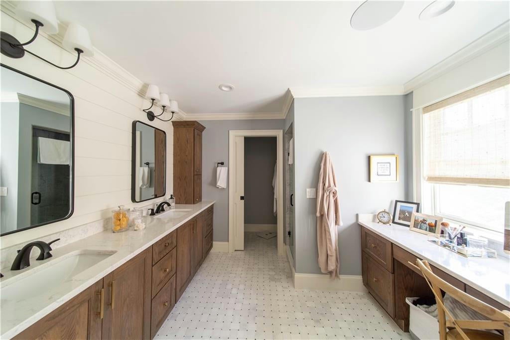 East Greenwich, Rhode Island, 02818, United States, ,Residential,Pending,1704829