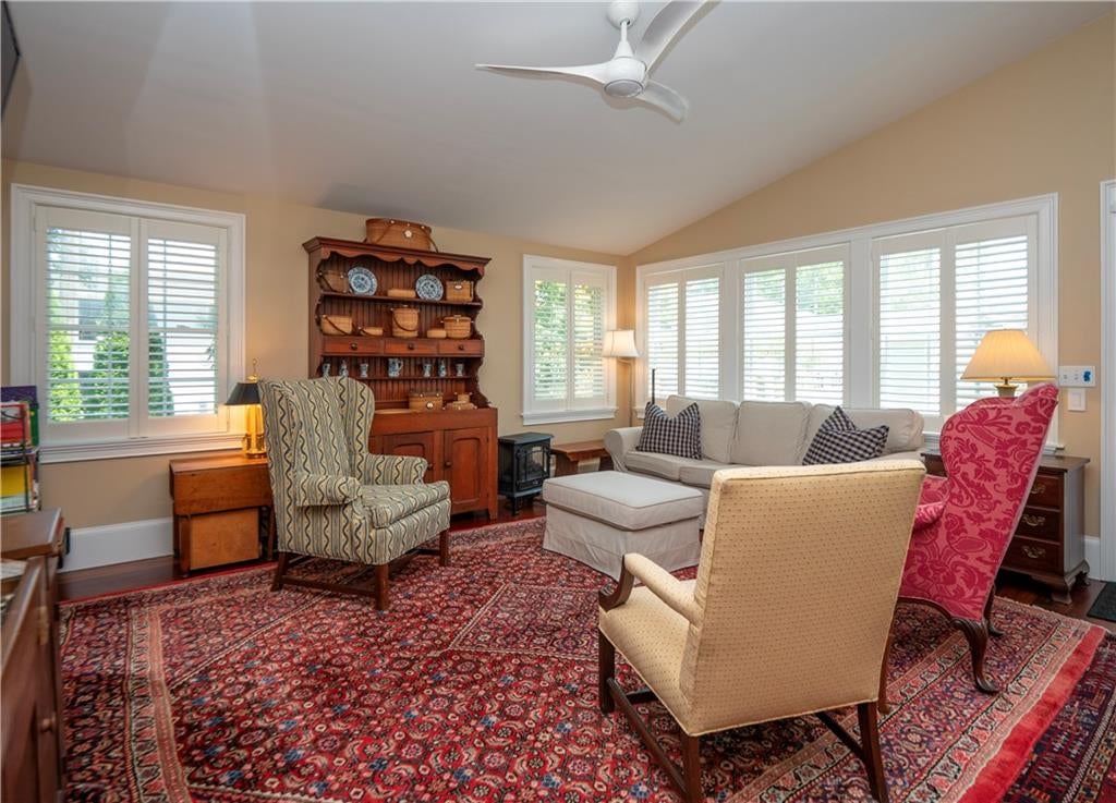 Newport, Rhode Island, 02840, United States, 4 Bedrooms Bedrooms, ,5 BathroomsBathrooms,Residential,Active,1893238