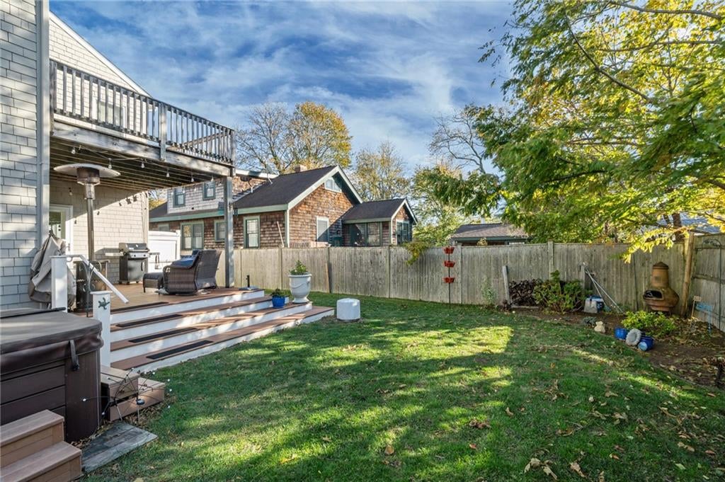 Jamestown, Rhode Island, 02835, United States, 6 Bedrooms Bedrooms, ,4 BathroomsBathrooms,Residential,Active,1987266