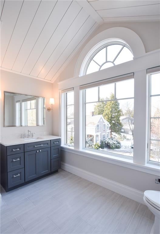 East Greenwich, Rhode Island, 02818, United States, 5 Bedrooms Bedrooms, ,5 BathroomsBathrooms,Residential,Active,1985571