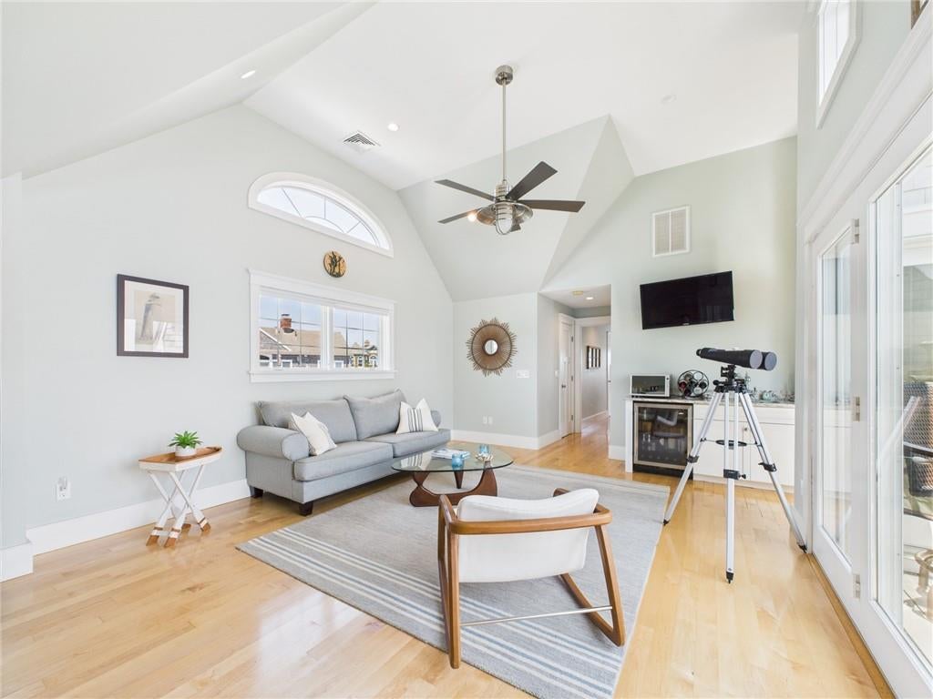 Jamestown, Rhode Island, 02835, United States, 3 Bedrooms Bedrooms, ,3 BathroomsBathrooms,Residential,Active,1904752