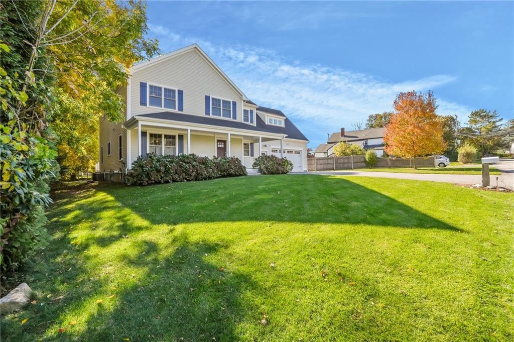 Portsmouth, Rhode Island, 02871, United States, 4 Bedrooms Bedrooms, ,4 BathroomsBathrooms,Residential,Active,1970995