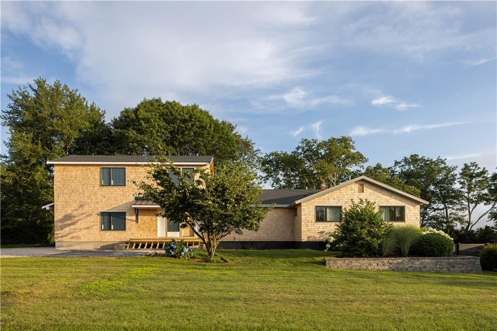 Middletown, Rhode Island, 02842, United States, 5 Bedrooms Bedrooms, ,4 BathroomsBathrooms,Residential,Active,1892610