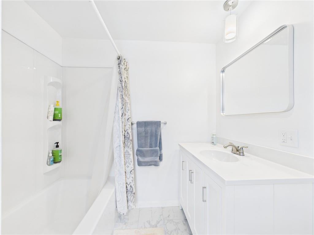 Narragansett, Rhode Island, 02882, United States, 4 Bedrooms Bedrooms, ,3 BathroomsBathrooms,Residential,Active,1862887