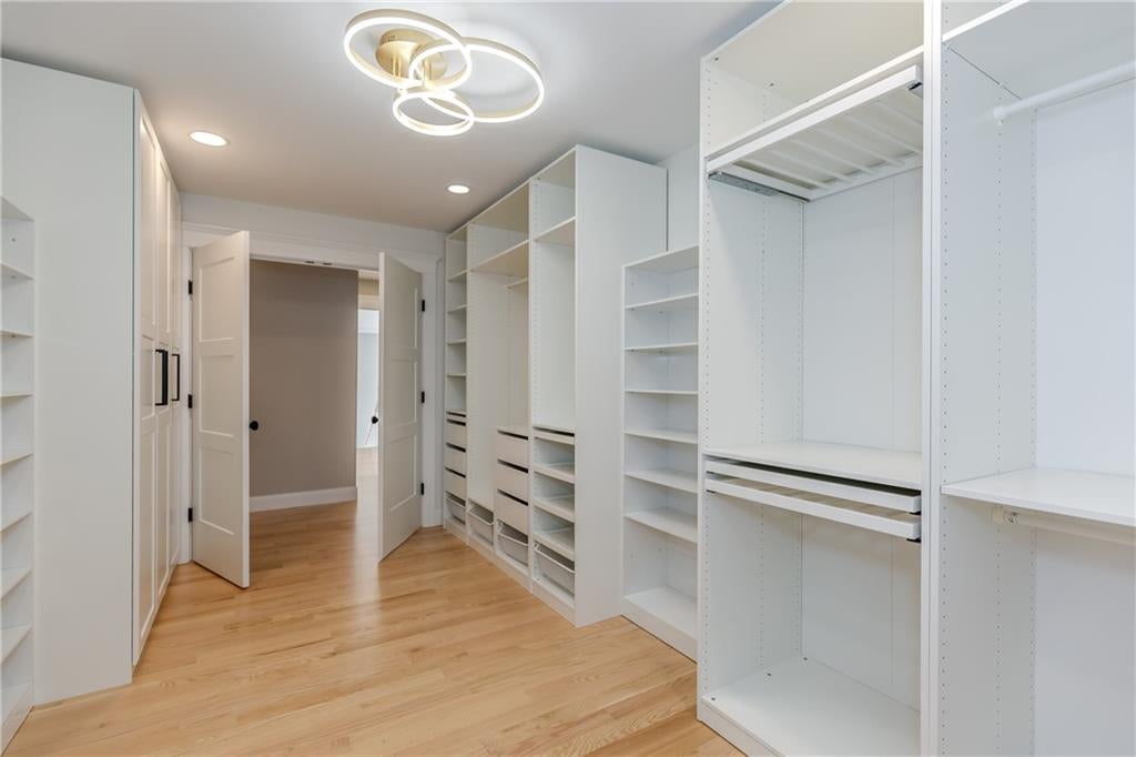 Cranston, Rhode Island, 02921, United States, 3 Bedrooms Bedrooms, ,4 BathroomsBathrooms,Residential,Active,2011445