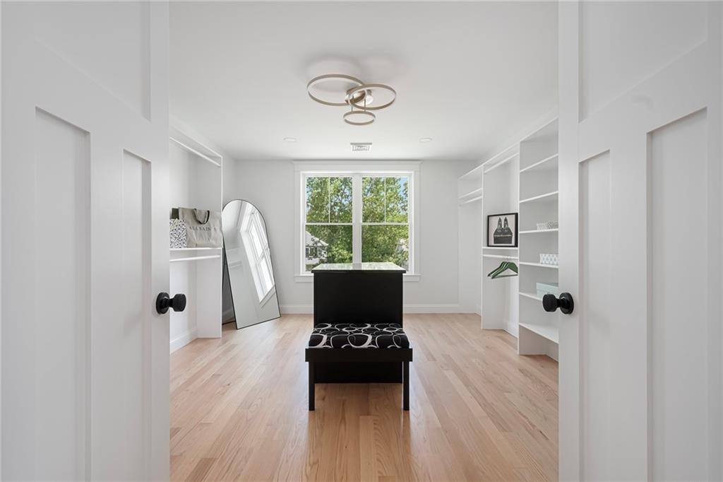 Cranston, Rhode Island, 02921, United States, 4 Bedrooms Bedrooms, ,5 BathroomsBathrooms,Residential,Active,1936118