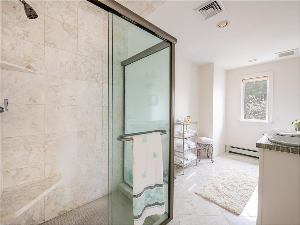 Newport, Rhode Island, 02840, United States, ,3 BathroomsBathrooms,Residential,Active,1790147