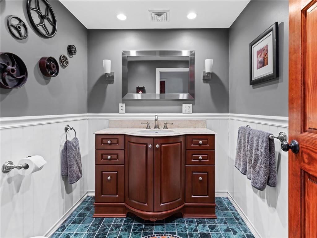 Smithfield, Rhode Island, 02917, United States, 3 Bedrooms Bedrooms, ,3 BathroomsBathrooms,Residential,Active,1953020