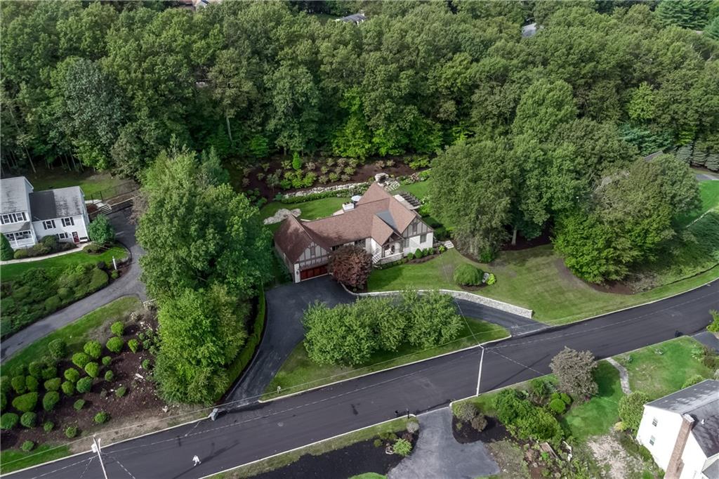 Lincoln, Rhode Island, 02865, United States, 4 Bedrooms Bedrooms, ,3 BathroomsBathrooms,Residential,Active,1964506