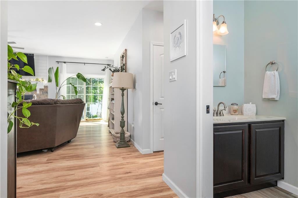 Burrillville, Rhode Island, 02859, United States, 4 Bedrooms Bedrooms, ,3 BathroomsBathrooms,Residential,Active,1945228