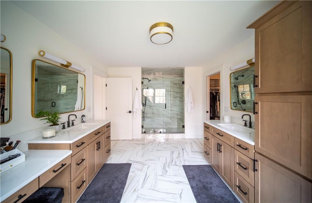 East Greenwich, Rhode Island, 02818, United States, ,3 BathroomsBathrooms,Residential,Active,1718901